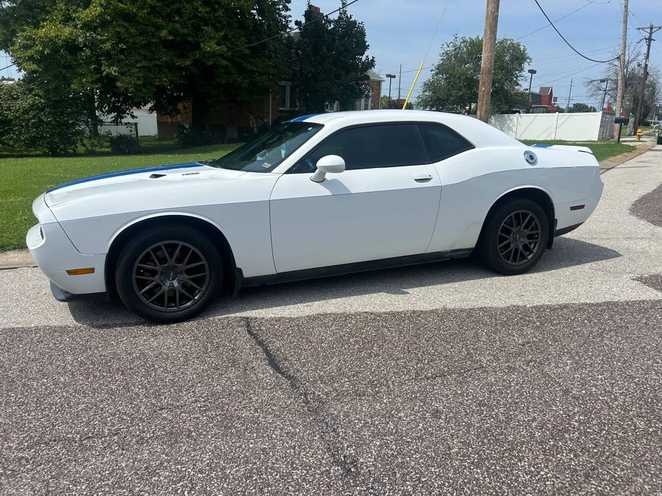 2011 Dodge Challenger 3rd Gen - Image 4 of 4