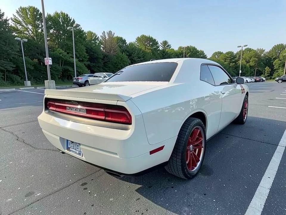 2011 Dodge Challenger 3rd Gen - Image 3 of 9