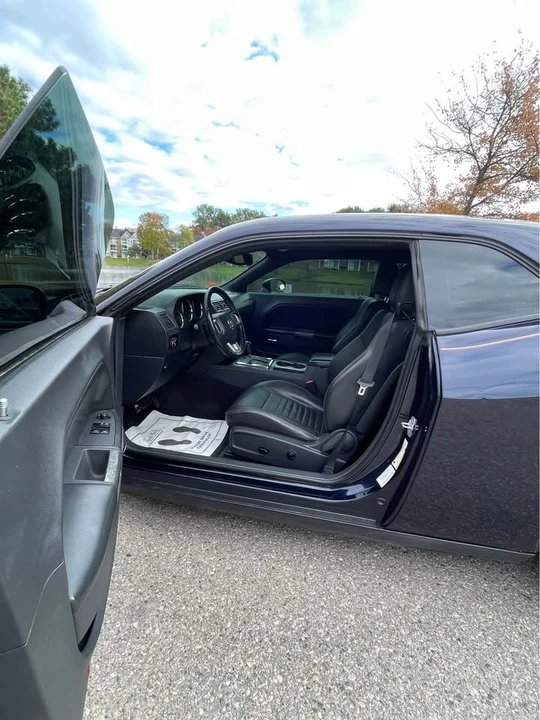 2011 Dodge Challenger 3rd Gen - Image 10 of 20
