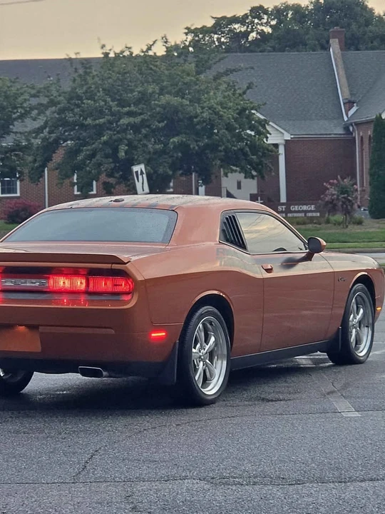 2011 Dodge Challenger 3rd Gen - Image 8 of 15