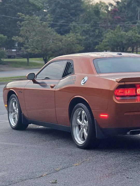 2011 Dodge Challenger 3rd Gen - Image 9 of 15