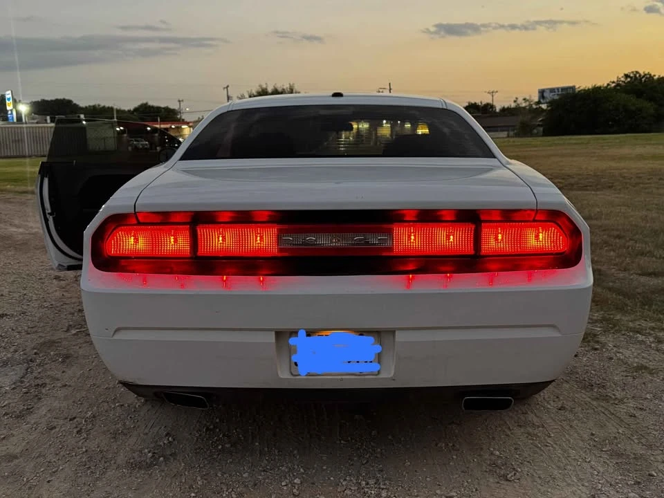 2011 Dodge Challenger 3rd Gen - Image 3 of 7