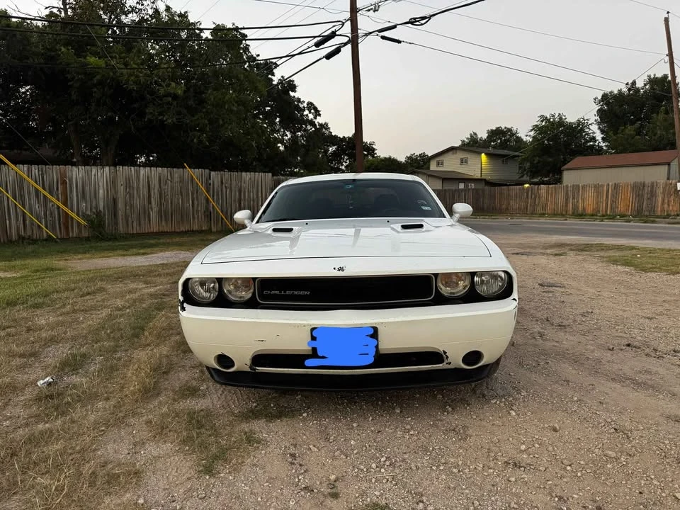 2011 Dodge Challenger 3rd Gen - Image 2 of 7