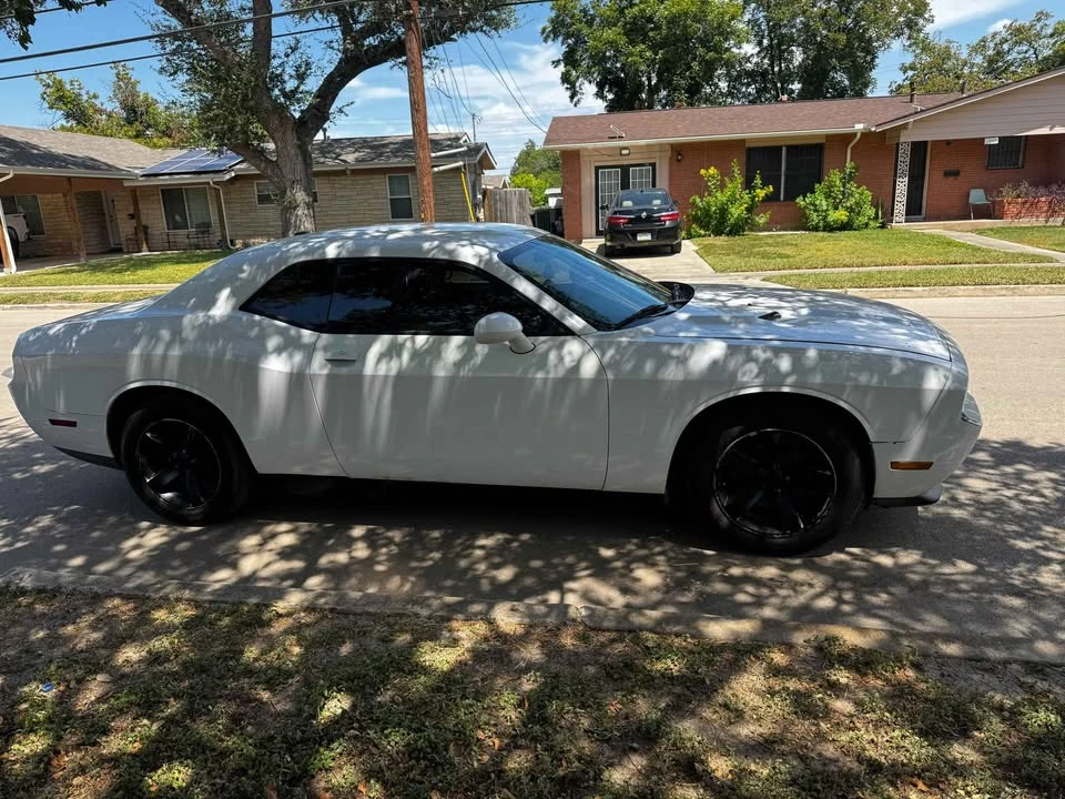 2011 Dodge Challenger 3rd Gen - Image 3 of 5