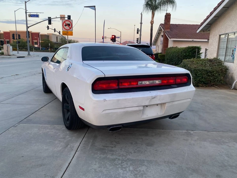 2011 Dodge Challenger 3rd Gen - Image 4 of 19