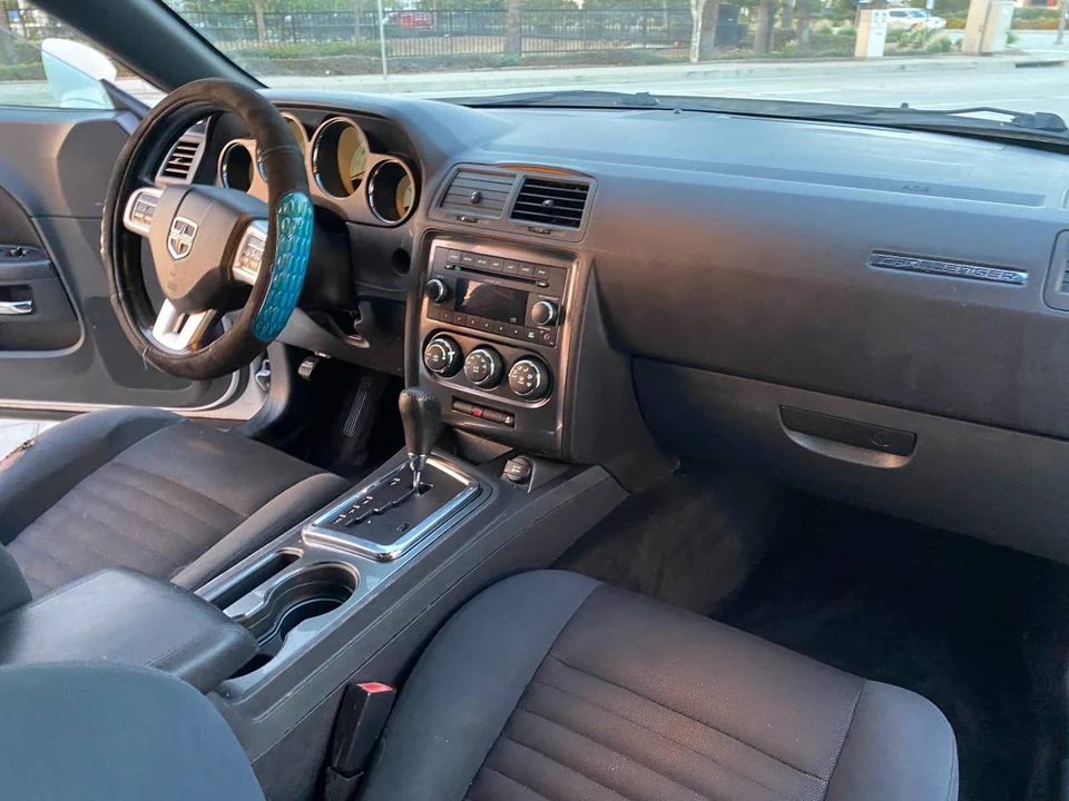 2011 Dodge Challenger 3rd Gen - Image 15 of 19