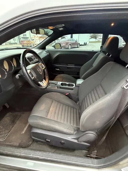 2011 Dodge Challenger 3rd Gen - Image 6 of 8