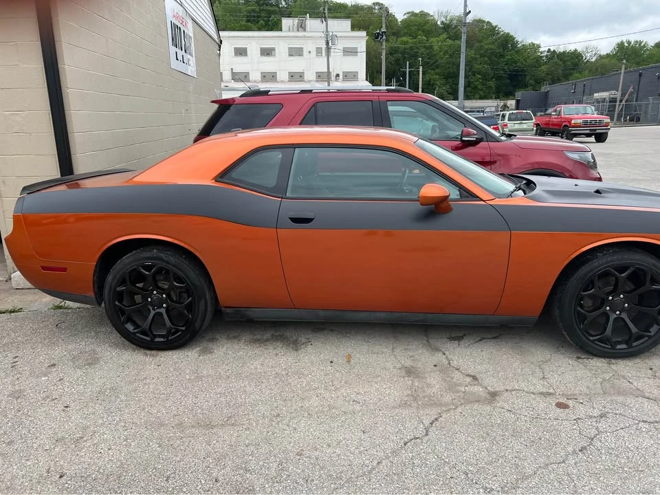 2011 Dodge Challenger 3rd Gen - Image 4 of 8