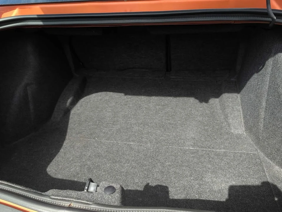 2011 Dodge Challenger 3rd Gen - Image 13 of 16