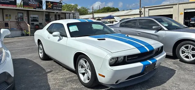 2011 Dodge Challenger SE Coupe 2D