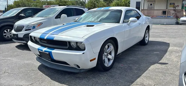2011 Dodge Challenger SE Coupe 2D
