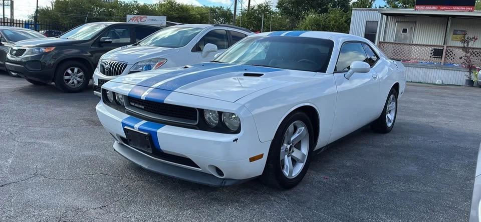 2011 Dodge Challenger 3rd Gen - Image 7 of 8