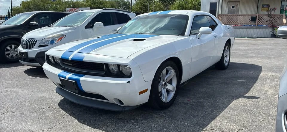 2011 Dodge Challenger 3rd Gen - Image 3 of 12