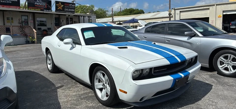 2011 Dodge Challenger 3rd Gen - Image 3 of 8