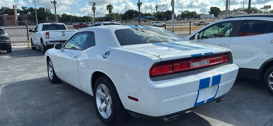 2011 Dodge Challenger 3rd Gen - Image 11 of 12