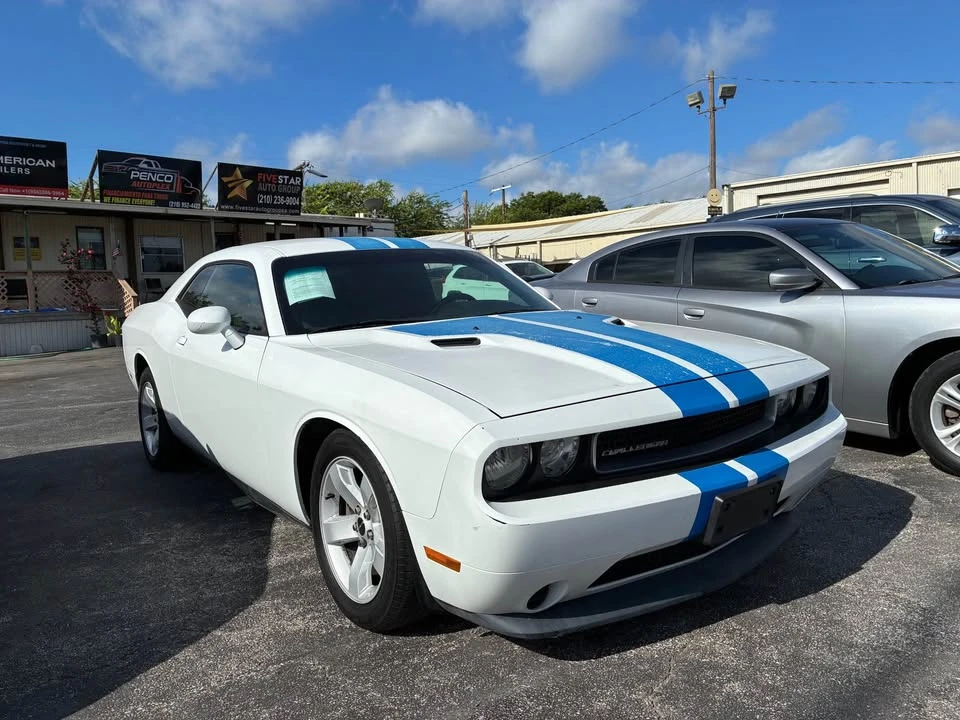 2011 Dodge Challenger 3rd Gen - Image 5 of 12
