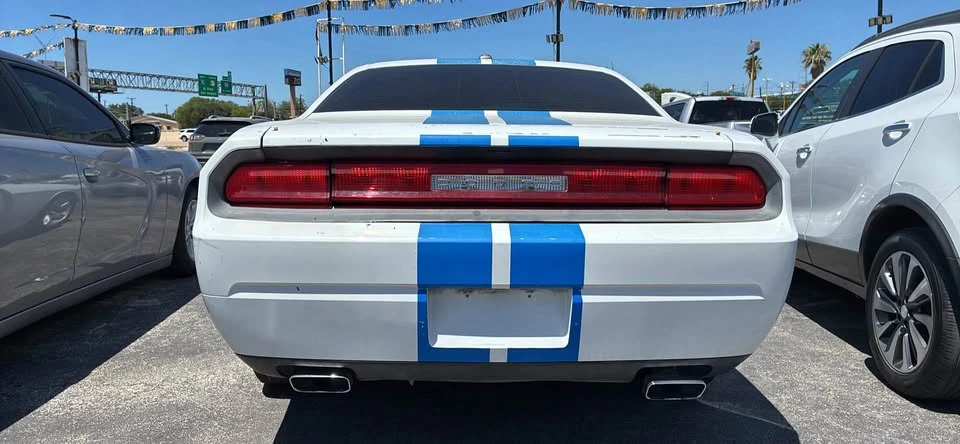 2011 Dodge Challenger 3rd Gen - Image 6 of 15