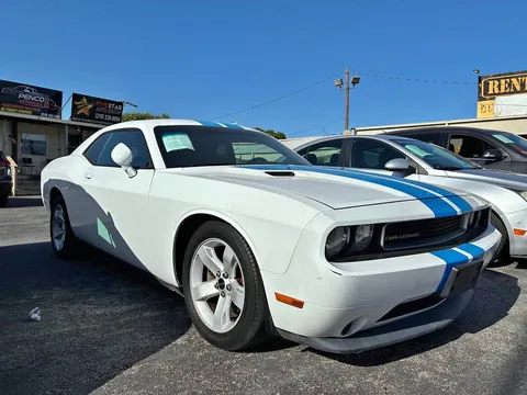 2011 Dodge Challenger SE Coupe 2D