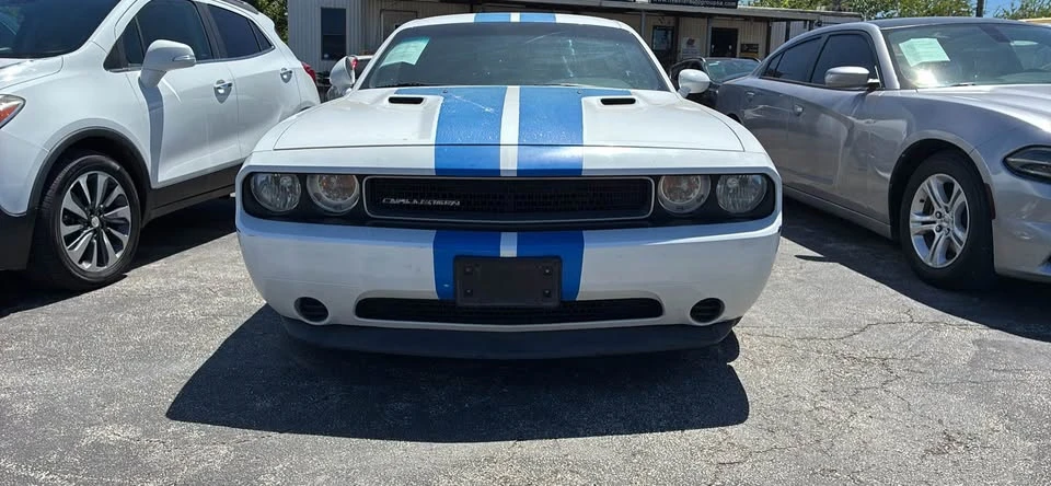 2011 Dodge Challenger 3rd Gen - Image 3 of 15