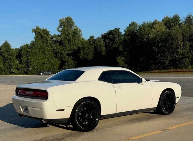 2011 Dodge Challenger 3rd Gen - Image 6 of 16