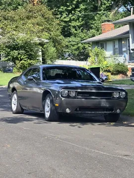 2011 Dodge Challenger SE Coupe 2D