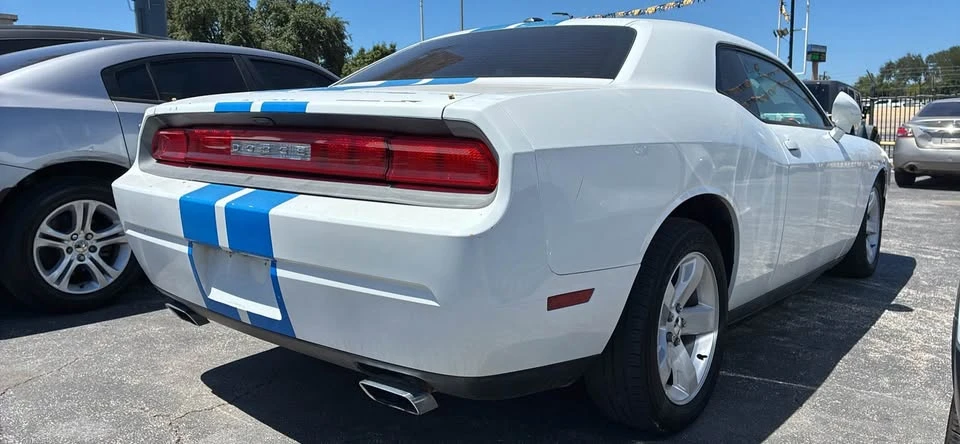 2011 Dodge Challenger 3rd Gen - Image 5 of 15