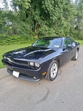 2011 Dodge Challenger SE Coupe 2D