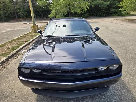 2011 Dodge Challenger SE Coupe 2D