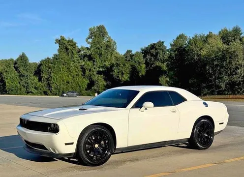 2011 Dodge Challenger SE Coupe 2D