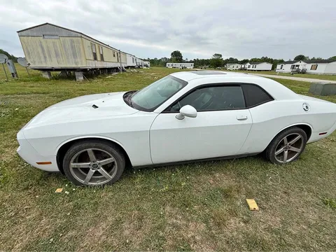 2011 Dodge Challenger SE Coupe 2D