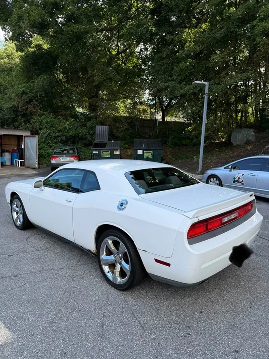 2011 Dodge Challenger 3rd Gen - Image 4 of 9