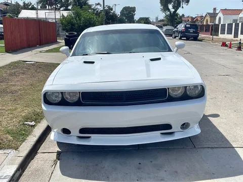 2011 Dodge Challenger SE Coupe 2D