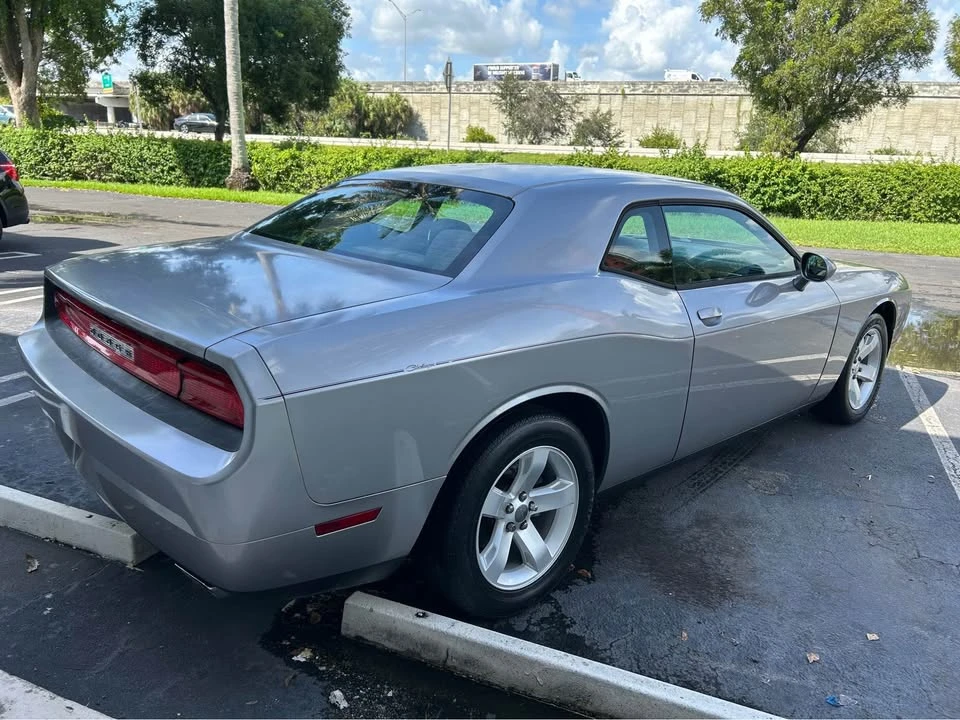2011 Dodge Challenger 3rd Gen - Image 6 of 13