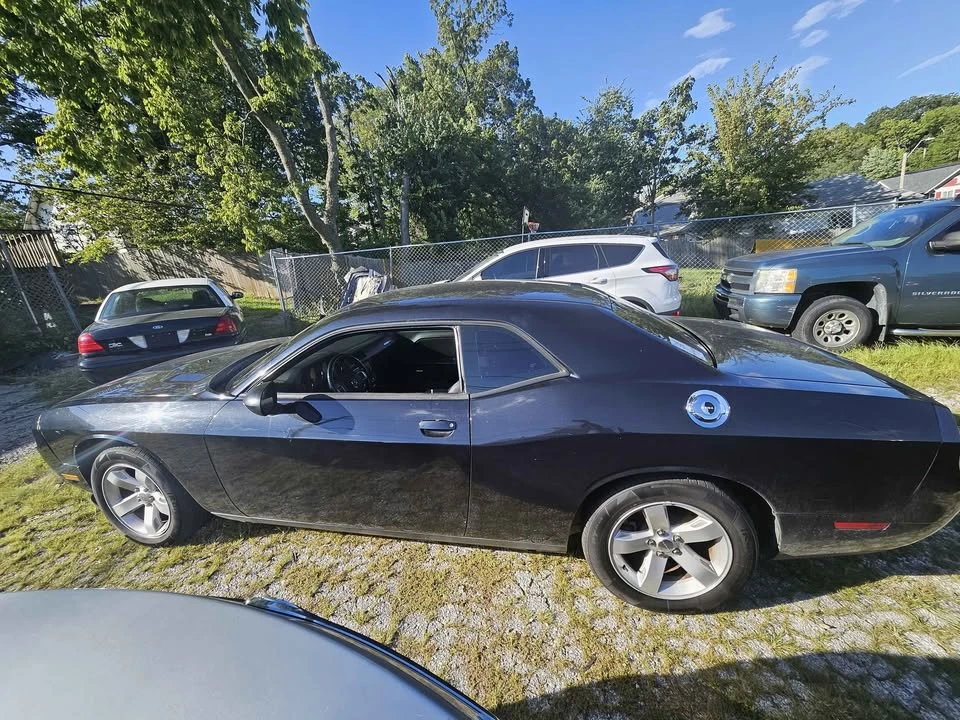 2011 Dodge Challenger 3rd Gen - Image 2 of 8