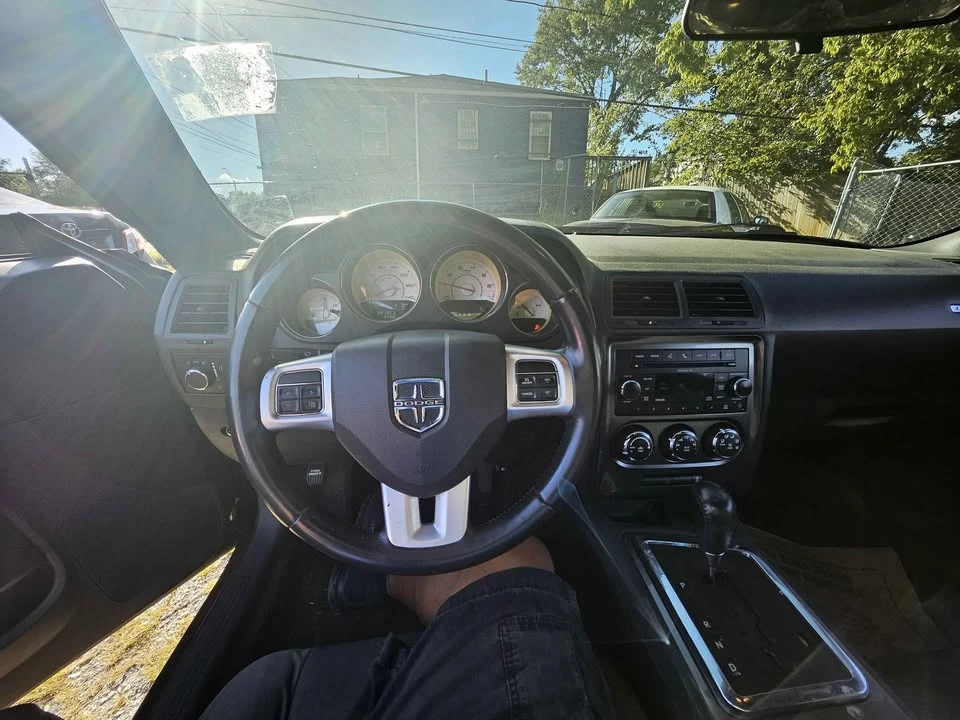 2011 Dodge Challenger 3rd Gen - Image 7 of 8