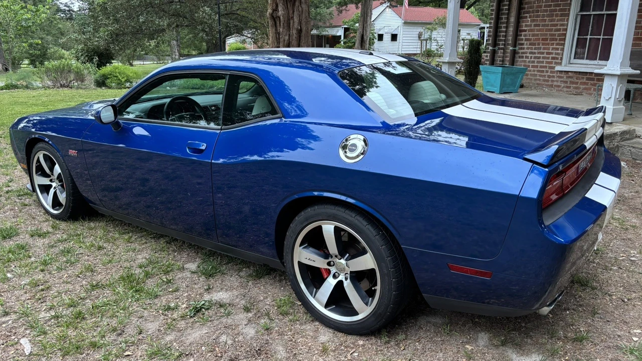 2011 Dodge Challenger SRT8 & 392 3rd Gen - Image 12 of 31