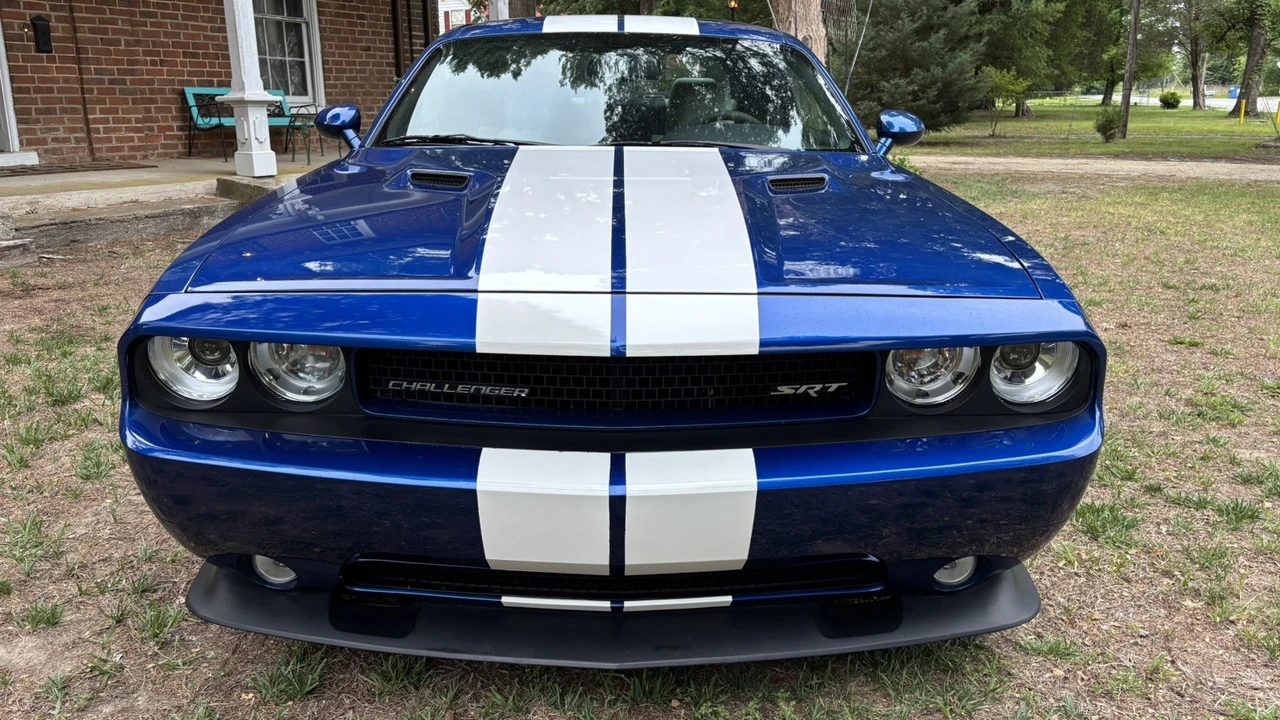 2011 Dodge Challenger SRT8 & 392 3rd Gen - Image 7 of 31