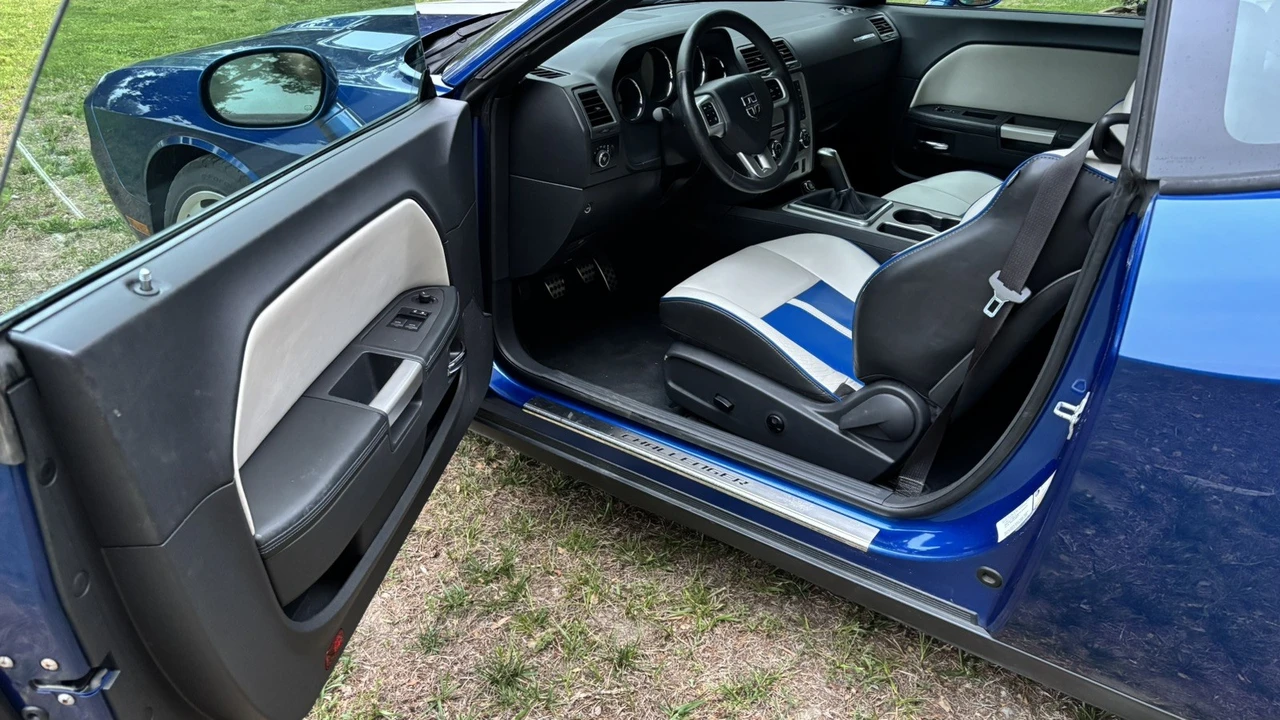 2011 Dodge Challenger SRT8 & 392 3rd Gen - Image 22 of 31