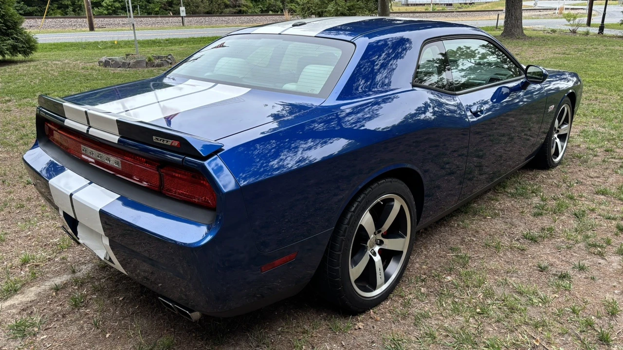 2011 Dodge Challenger SRT8 & 392 3rd Gen - Image 17 of 31