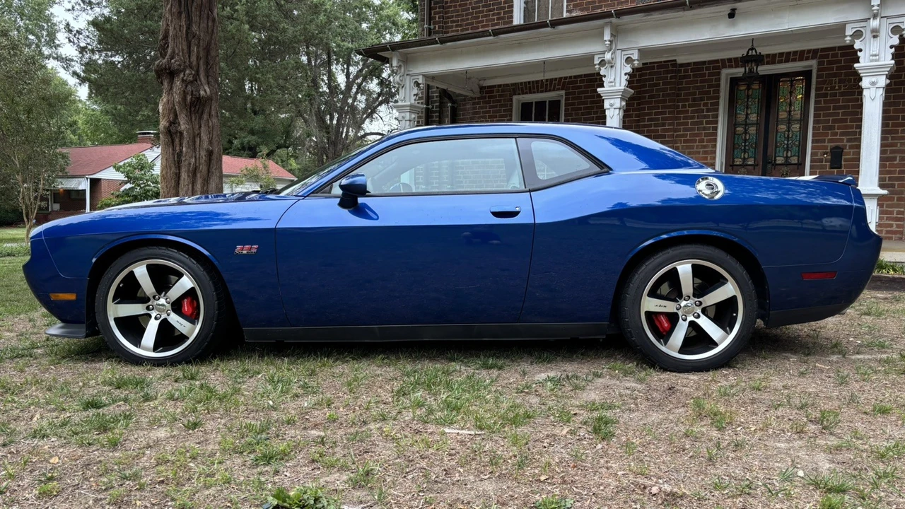 2011 Dodge Challenger SRT8 & 392 3rd Gen - Image 11 of 31