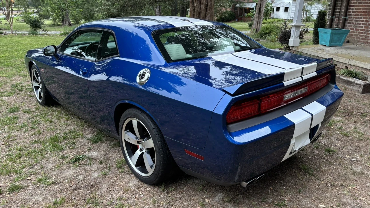 2011 Dodge Challenger SRT8 & 392 3rd Gen - Image 13 of 31