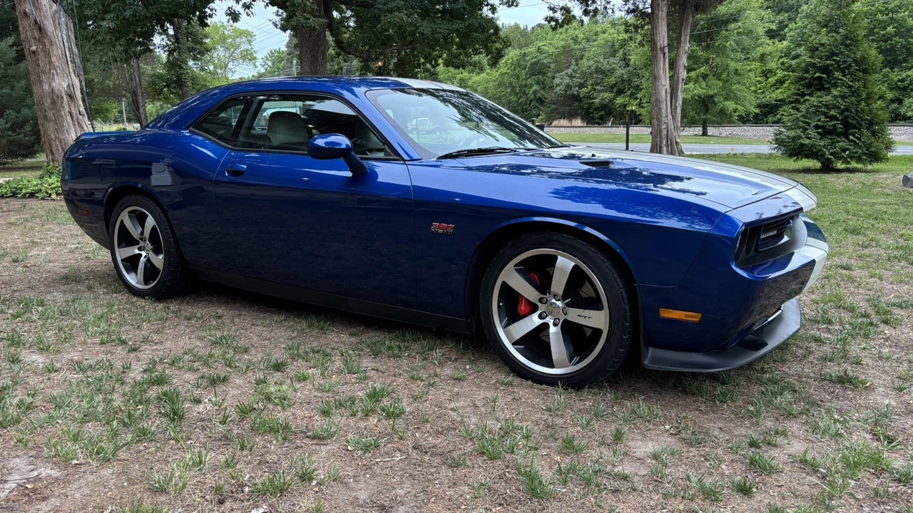 2011 Dodge Challenger SRT8 & 392 3rd Gen - Image 20 of 31