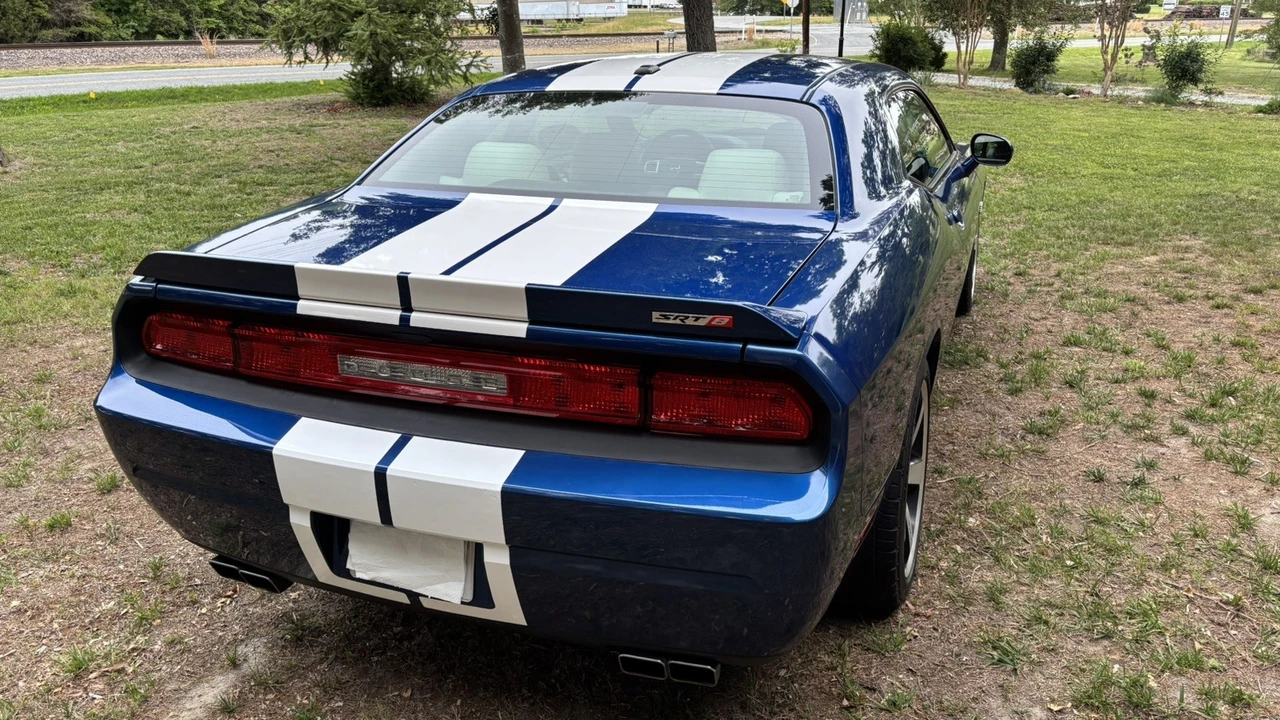 2011 Dodge Challenger SRT8 & 392 3rd Gen - Image 16 of 31