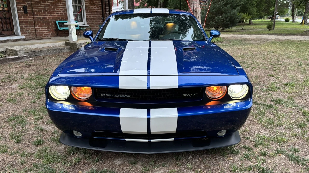 2011 Dodge Challenger SRT8 & 392 3rd Gen - Image 6 of 31