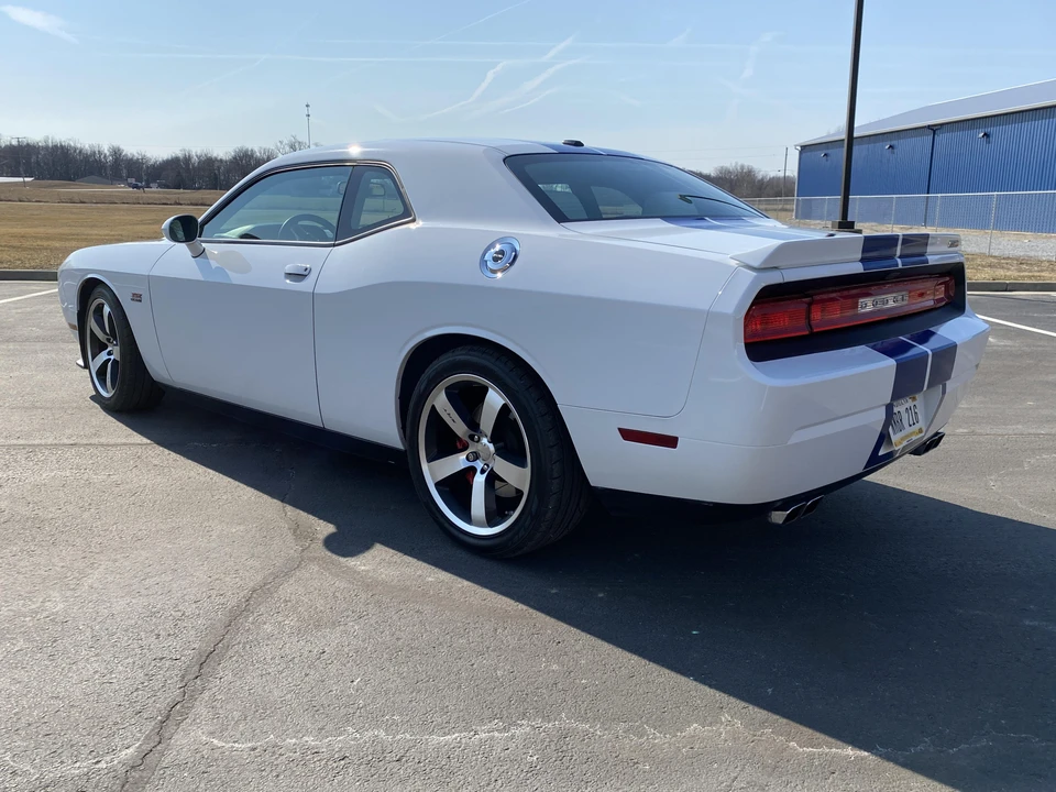 2011 Dodge Challenger SRT8 & 392 3rd Gen - Image 9 of 31
