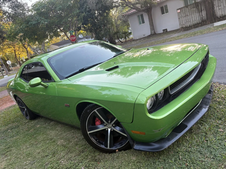 2011 Dodge Challenger SRT8 & 392 3rd Gen - Image 9 of 31