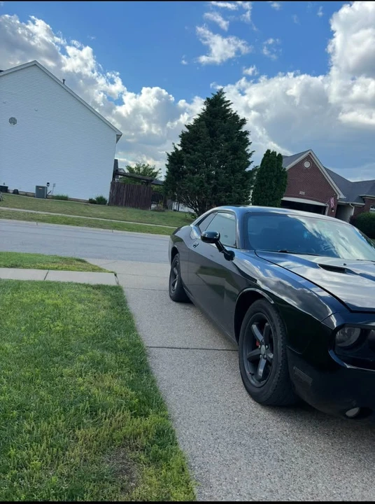 2011 Dodge Challenger 3rd Gen - Image 2 of 5