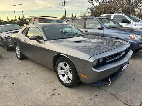 2011 Dodge Challenger SXT Coupe 2D