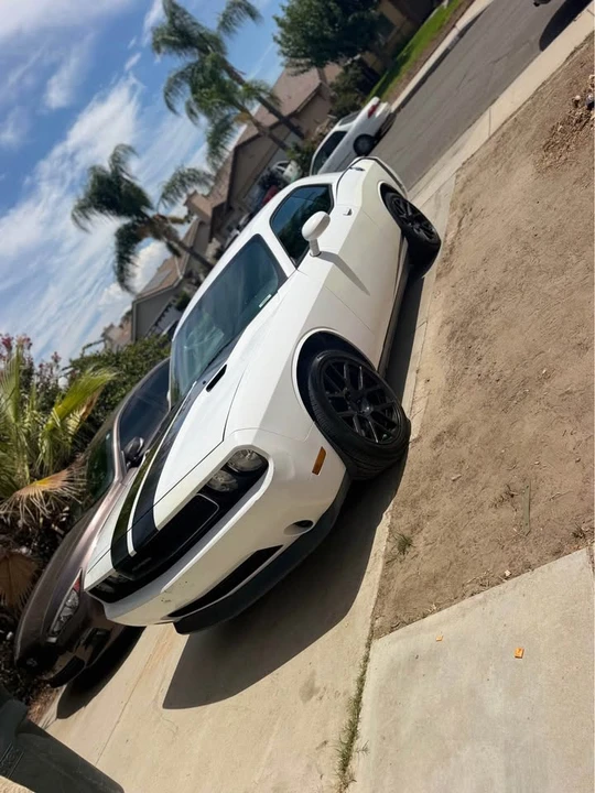 2011 Dodge Challenger 3rd Gen - Image 3 of 9