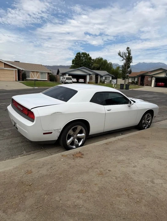 2011 Dodge Challenger 3rd Gen - Image 3 of 5